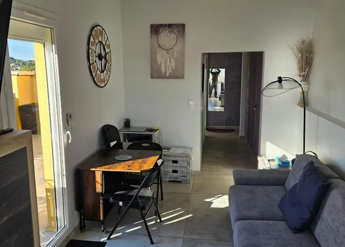 Avec Rooftop アパート アグド